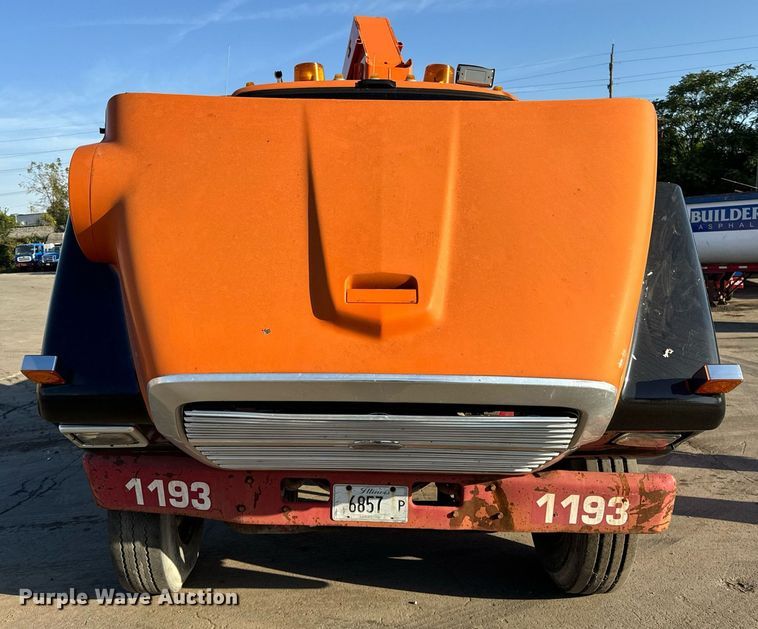 image for item DT2031 1997 Ford  LNT8000 flatbed truck with crane