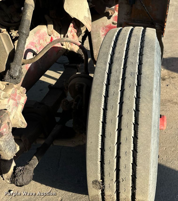 image for item DT2031 1997 Ford  LNT8000 flatbed truck with crane