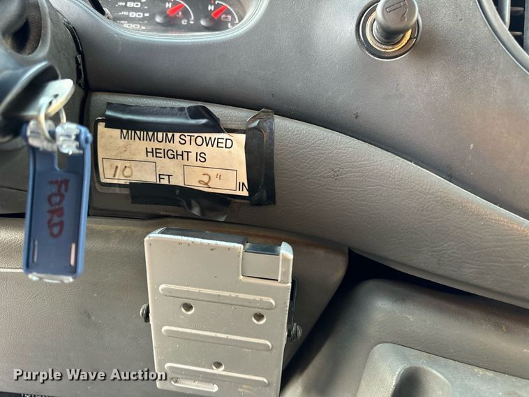 image for item DT2092 2004 Ford  Econoline E350 Super Duty van with bucket lift