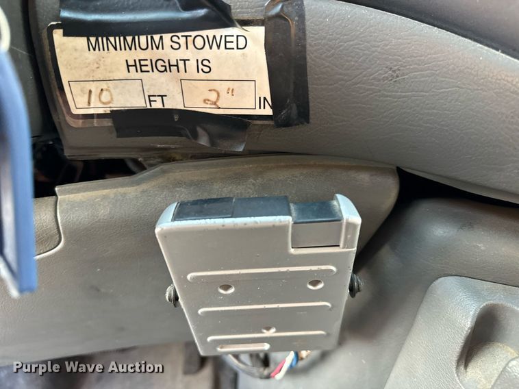 image for item DT2092 2004 Ford  Econoline E350 Super Duty van with bucket lift