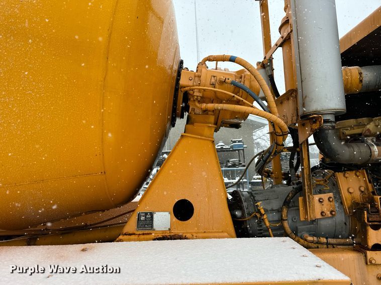 image for item DT2248 1998 Advance  C10335AT6810 ready mix truck