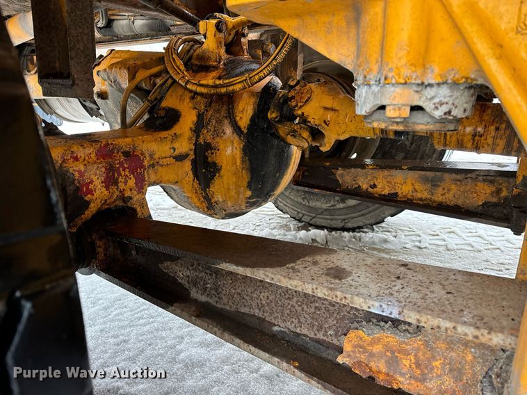 image for item DT2248 1998 Advance  C10335AT6810 ready mix truck