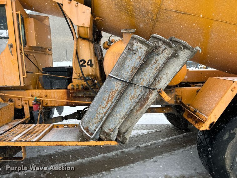 image for item DT2248 1998 Advance  C10335AT6810 ready mix truck