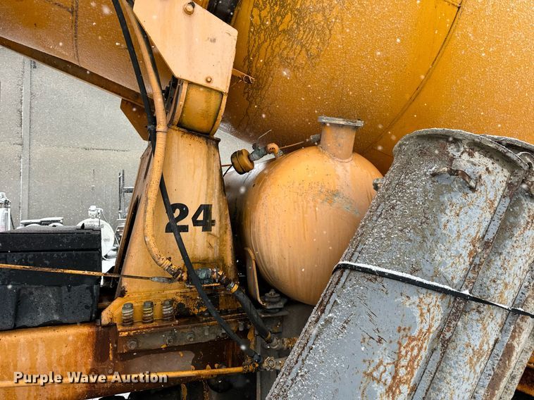 image for item DT2248 1998 Advance  C10335AT6810 ready mix truck