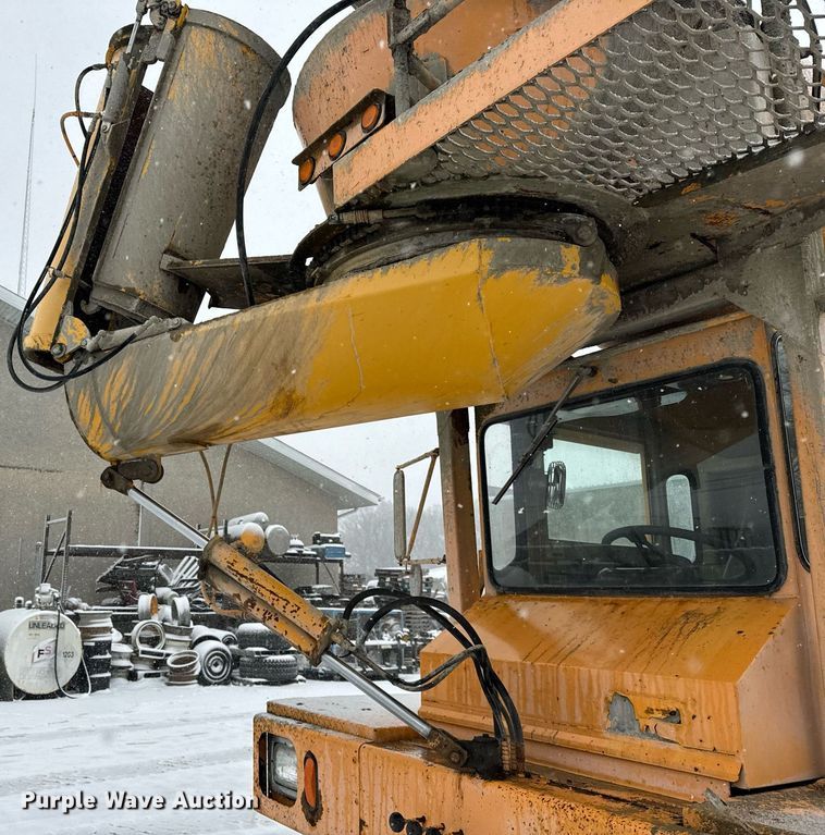 image for item DT2248 1998 Advance  C10335AT6810 ready mix truck