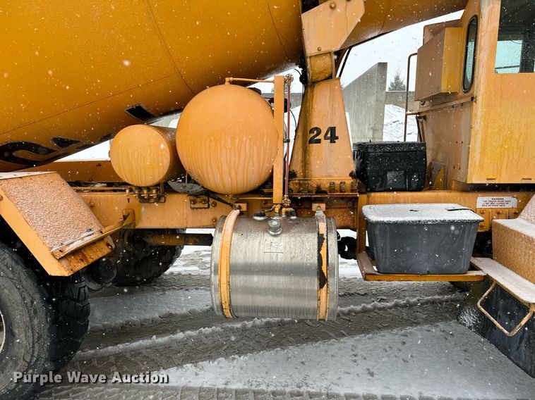 image for item DT2248 1998 Advance  C10335AT6810 ready mix truck