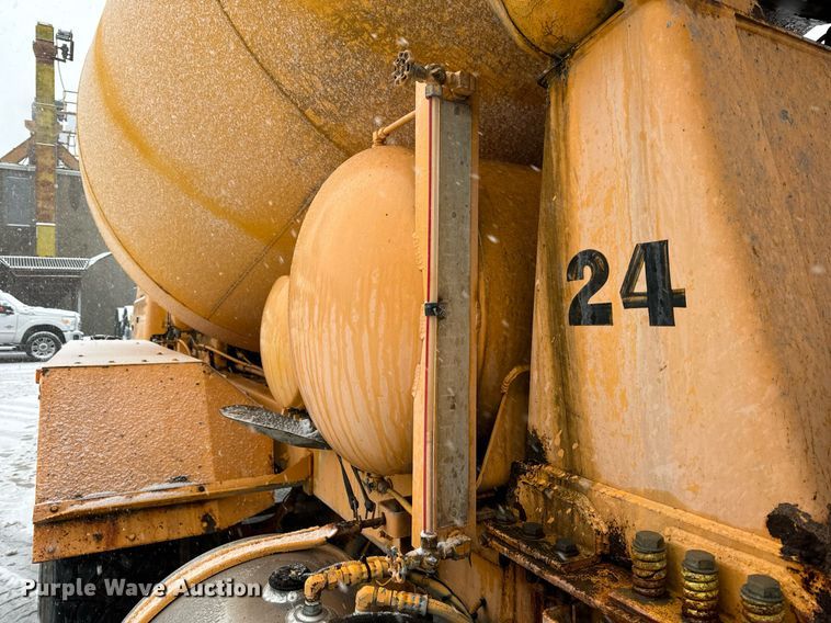 image for item DT2248 1998 Advance  C10335AT6810 ready mix truck