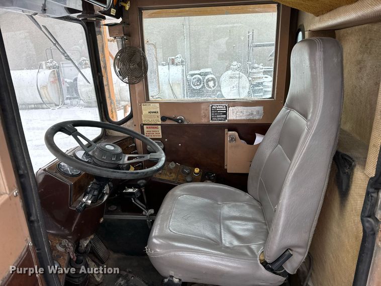 image for item DT2248 1998 Advance  C10335AT6810 ready mix truck