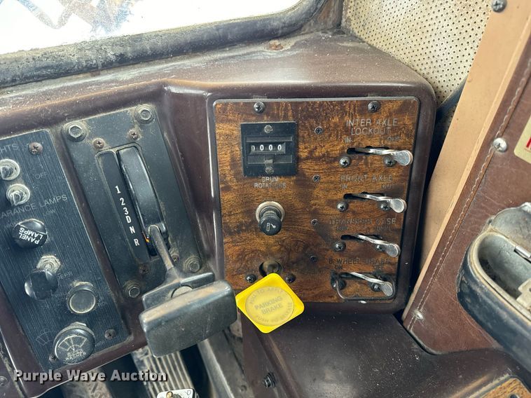 image for item DT2248 1998 Advance  C10335AT6810 ready mix truck