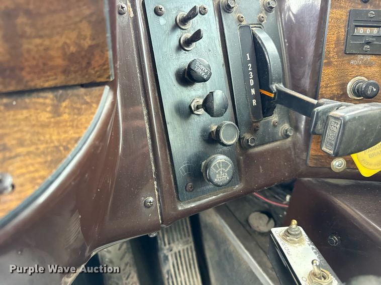 image for item DT2248 1998 Advance  C10335AT6810 ready mix truck