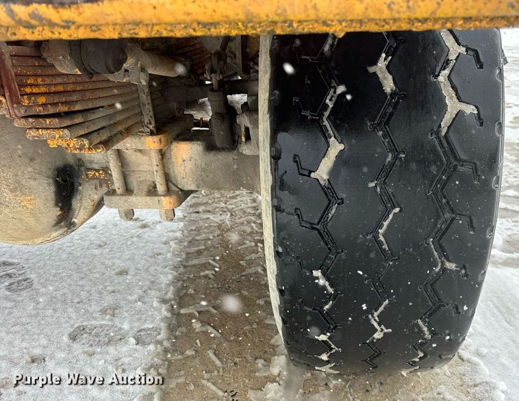 image for item DT2248 1998 Advance  C10335AT6810 ready mix truck