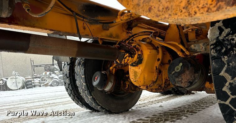 image for item DT2249 1988 Oshkosh  F-1840-SP ready mix truck