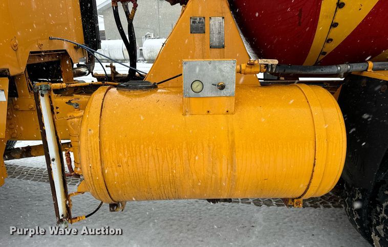 image for item DT2249 1988 Oshkosh  F-1840-SP ready mix truck