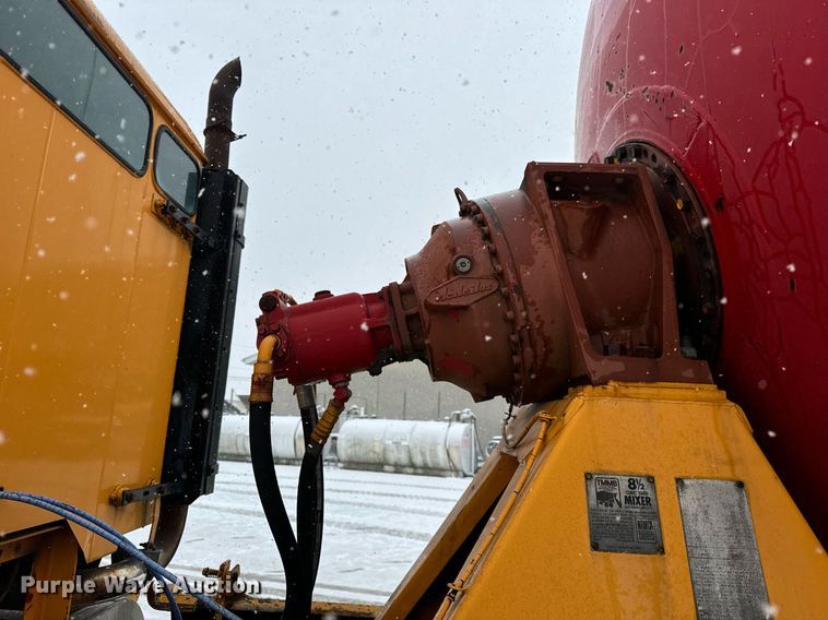 image for item DT2249 1988 Oshkosh  F-1840-SP ready mix truck