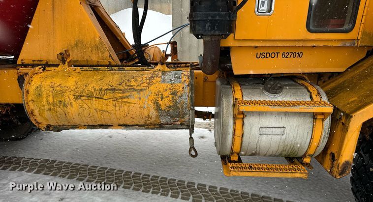 image for item DT2249 1988 Oshkosh  F-1840-SP ready mix truck