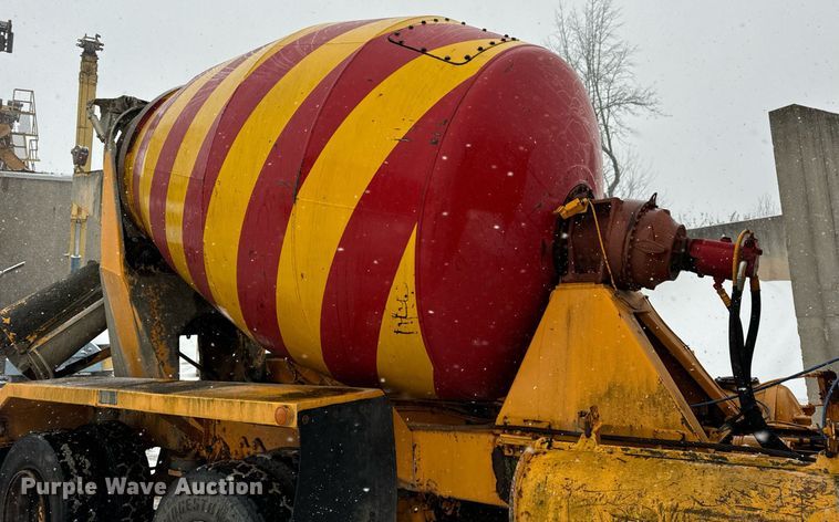 image for item DT2249 1988 Oshkosh  F-1840-SP ready mix truck