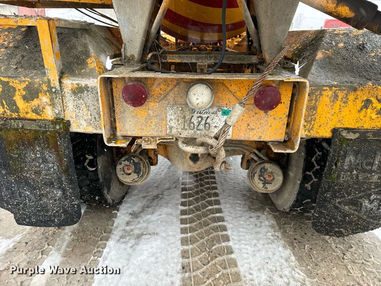 image for item DT2249 1988 Oshkosh  F-1840-SP ready mix truck