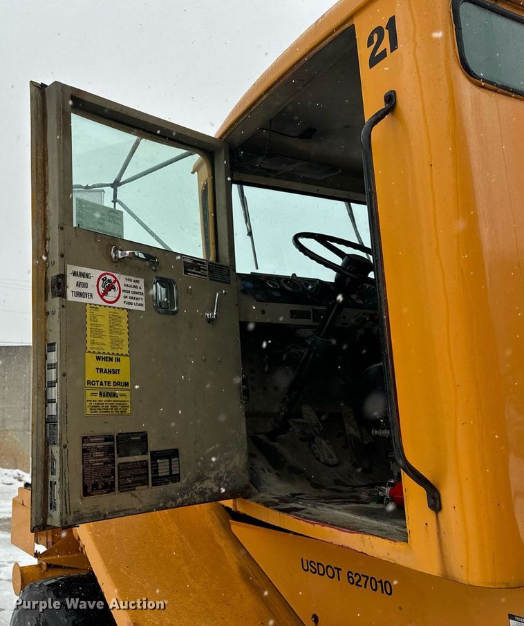 image for item DT2249 1988 Oshkosh  F-1840-SP ready mix truck