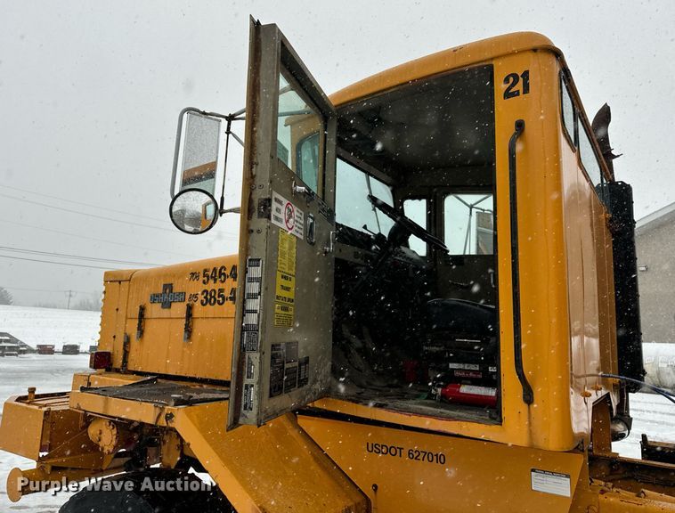 image for item DT2249 1988 Oshkosh  F-1840-SP ready mix truck