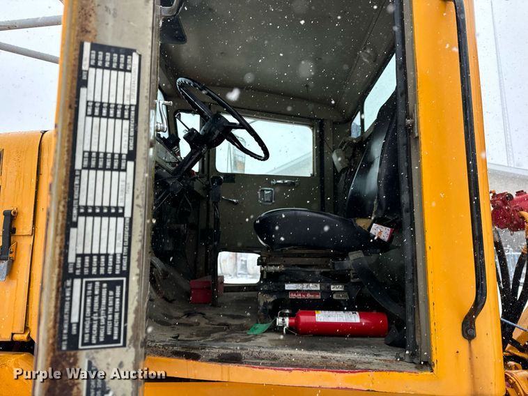 image for item DT2249 1988 Oshkosh  F-1840-SP ready mix truck