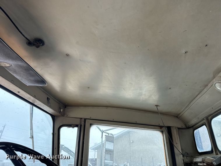 image for item DT2249 1988 Oshkosh  F-1840-SP ready mix truck