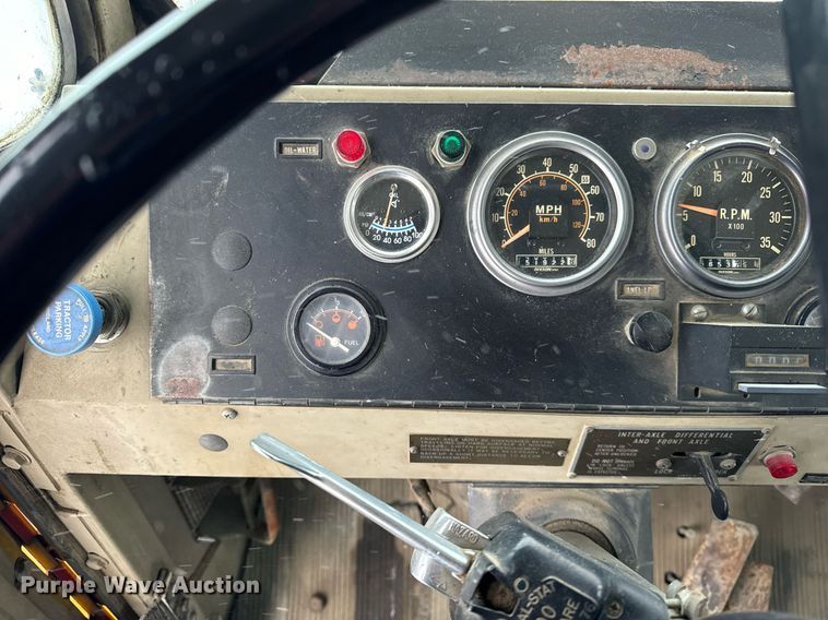 image for item DT2249 1988 Oshkosh  F-1840-SP ready mix truck