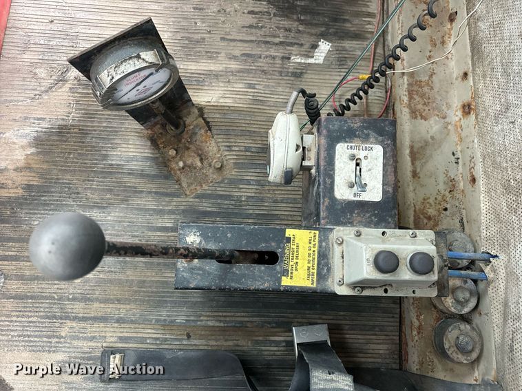 image for item DT2249 1988 Oshkosh  F-1840-SP ready mix truck