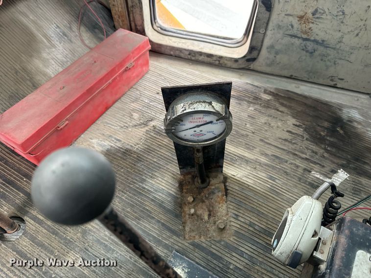 image for item DT2249 1988 Oshkosh  F-1840-SP ready mix truck