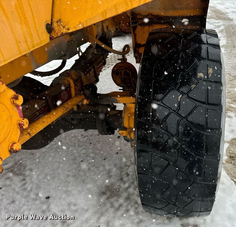 image for item DT2249 1988 Oshkosh  F-1840-SP ready mix truck