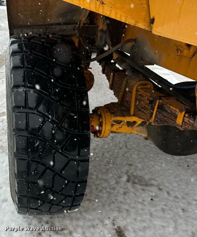 image for item DT2249 1988 Oshkosh  F-1840-SP ready mix truck