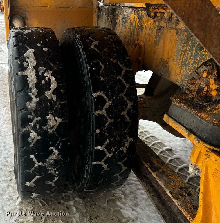 image for item DT2249 1988 Oshkosh  F-1840-SP ready mix truck