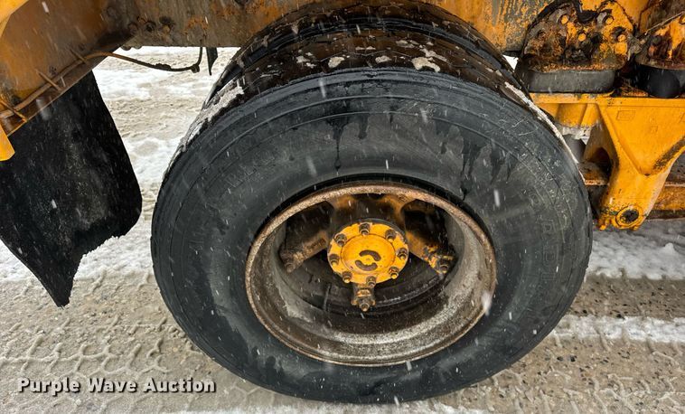 image for item DT2249 1988 Oshkosh  F-1840-SP ready mix truck