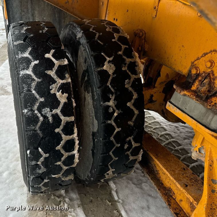 image for item DT2249 1988 Oshkosh  F-1840-SP ready mix truck