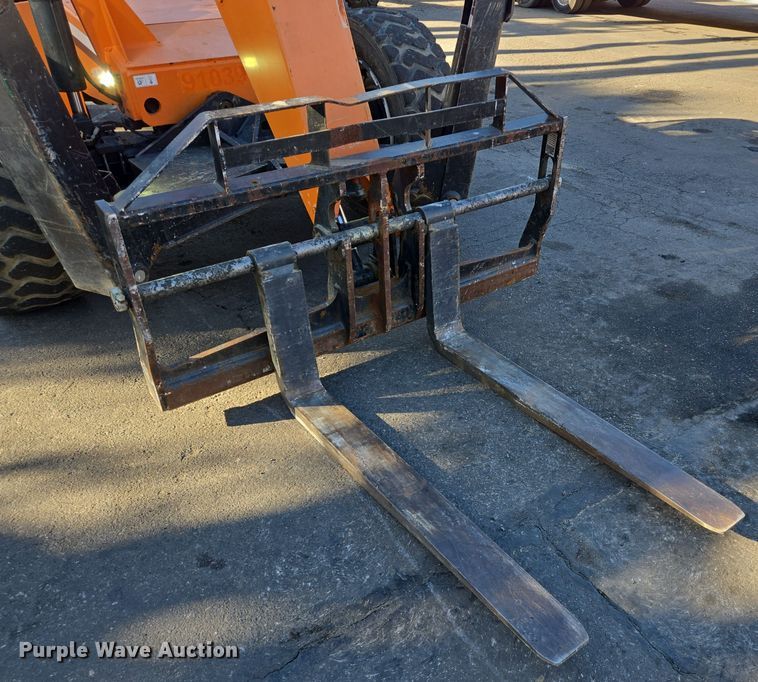 image for item DT5370 2012 JLG 10054 telehandler