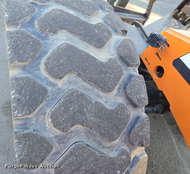image for item DT5370 2012 JLG 10054 telehandler