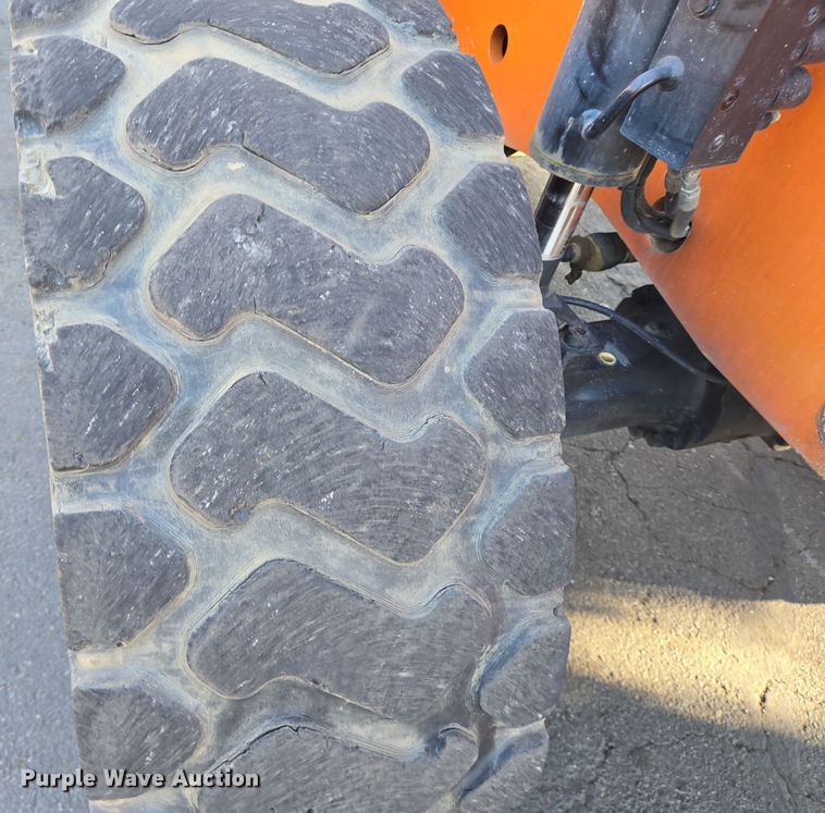 image for item DT5370 2012 JLG 10054 telehandler