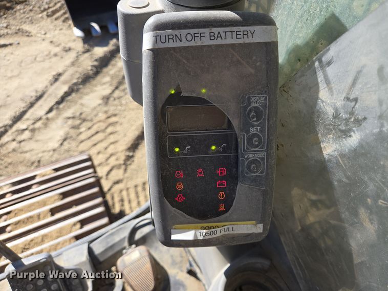 image for item DT5371 2005 John Deere 330C LC excavator