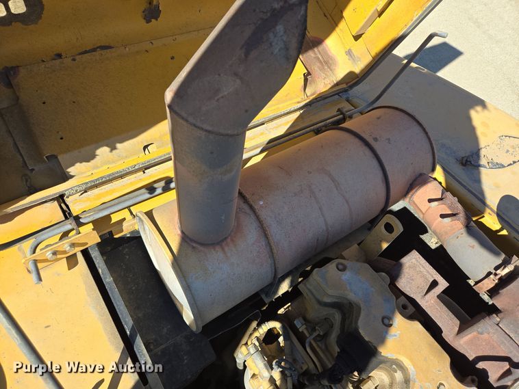 image for item DT5371 2005 John Deere 330C LC excavator