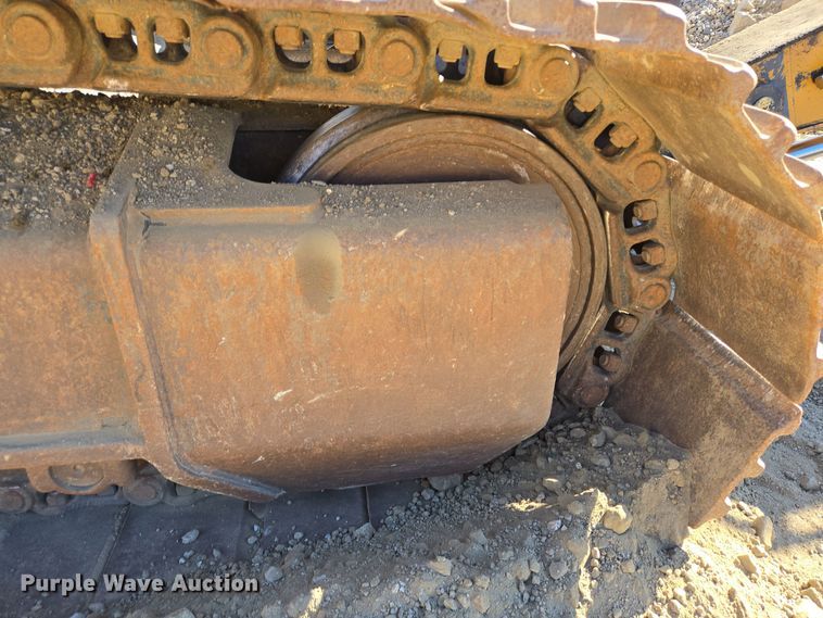 image for item DT5371 2005 John Deere 330C LC excavator