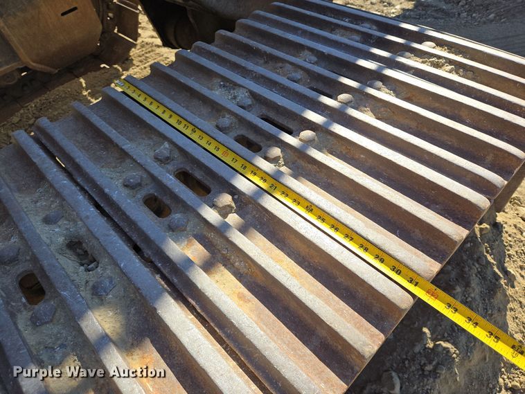 image for item DT5371 2005 John Deere 330C LC excavator