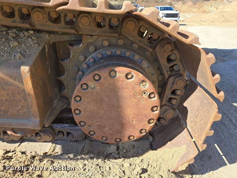 image for item DT5371 2005 John Deere 330C LC excavator