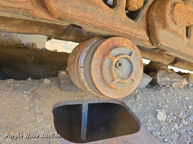 image for item DT5371 2005 John Deere 330C LC excavator