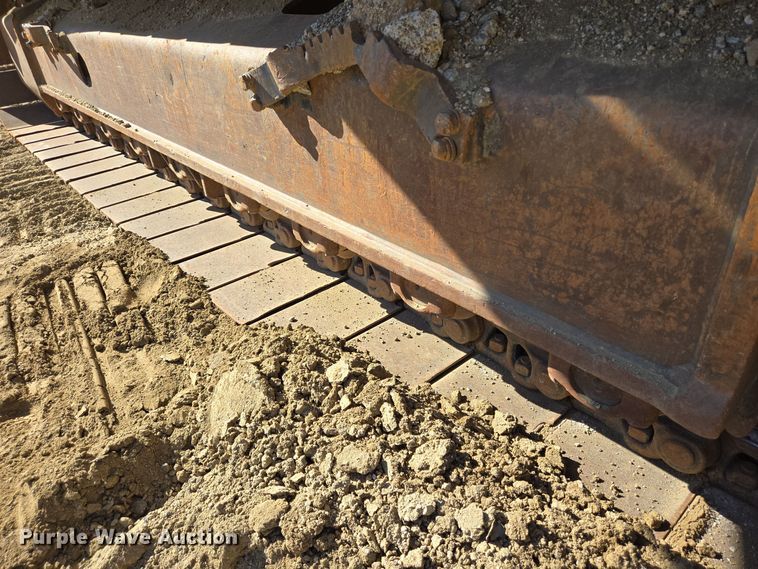 image for item DT5371 2005 John Deere 330C LC excavator