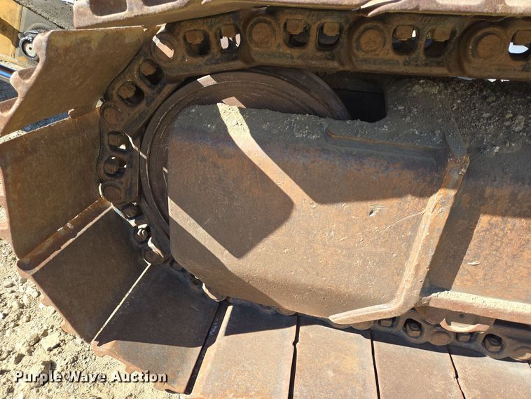 image for item DT5371 2005 John Deere 330C LC excavator