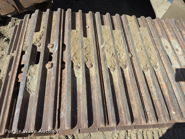 image for item DT5371 2005 John Deere 330C LC excavator