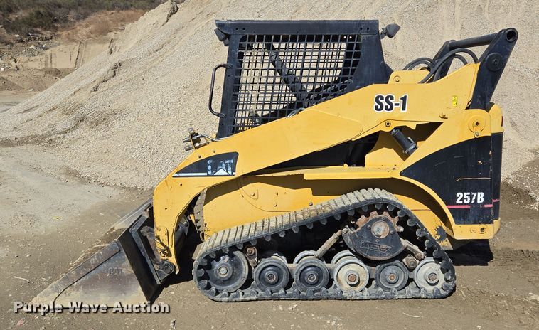 image for item DT5372 2006 Caterpillar 257B tracked skid steer loader