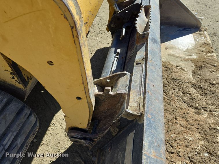 image for item DT5372 2006 Caterpillar 257B tracked skid steer loader