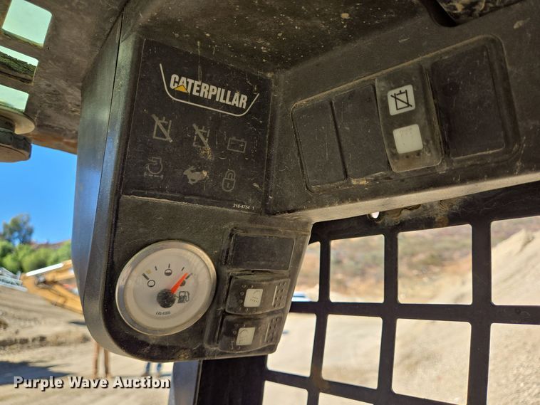 image for item DT5372 2006 Caterpillar 257B tracked skid steer loader