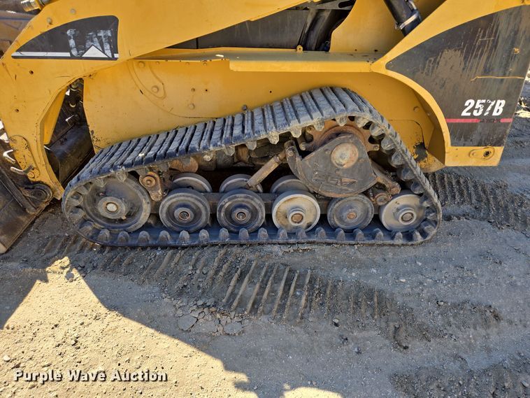 image for item DT5372 2006 Caterpillar 257B tracked skid steer loader