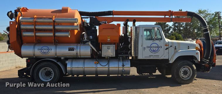 image for item DT5390 2002 International 2554 sewer jetter truck